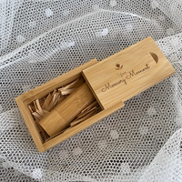 USB-Stick in graved wooden box